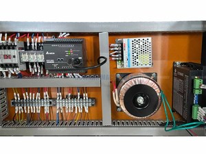 Étiqueteuse de précision à grande vitesse: polyvalente pour conteneurs à écran tactile PLC en acier inoxydable ERP/MES et IoT prêts jusqu'à XXX/Min - Product Image 3