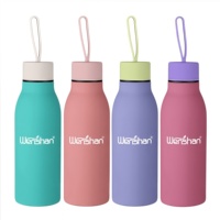 Logo personnalisé Bouteille d'eau en acier inoxydable doux au toucher 500ML 600ML Bouteille d'eau isolée avec poignée