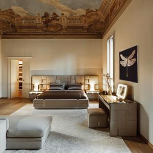 Set Camera da Letto Matrimoniale Moderno di Lusso Leggero, Letto Matrimoniale in Pelle, Arredamento per Villa con Ampio Spazio, Letto Grande con Schermo Ampio - Product Image 3