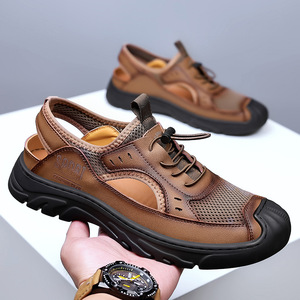 รองเท้าแตะตาข่ายแบบเจาะรูสำหรับผู้ชายแบบสวมเปิดส้นระบายอากาศได้ดีรองเท้าหนังปิดนิ้วเท้าสีน้ำตาลสีดำสีเทา 6019 - Product Image 1