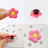 Aléatoire Mixte Usine Directement Pantoufles Accessoires Vente en Gros Designer Caoutchouc Chien Charmes Pvc Chaussures Chaussures De Luxe Décorations