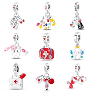 Vente en gros de perles en argent plaqué cuivre 925 pendentif pour porte-clés Offre Spéciale boîte à médicaments dents bijoux à bricoler soi-même bracelet perle pour enfants - Product Image 1