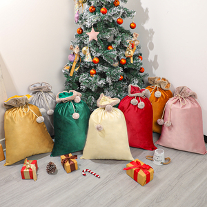 Sacchi Regalo di Natale in Poliestere Grandi e Resistenti con Polsini in Pelliccia e Pompon, Riutilizzabili per la Famiglia - Vendita all'Ingrosso - Product Image 6