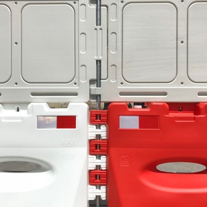 Barrera de Seguridad Vial de HDPE Rojo de 900 mm, Tipo Trafitambos, Llena de Agua, con Reflejante Prismático de Alta Intensidad para Estacionamientos - Product Image 6