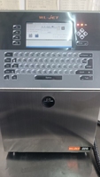 Imprimante jet d'encre à petits caractères entièrement automatique pour le codage de la date d'expiration pour la production d'emballages industrielle à grande vitesse numérique