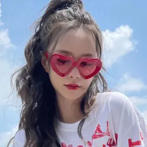 Óculos de sol convexos com boca em V e coração pêssego, óculos de sol retrô coreanos de estilo amor, moda de rua, combinam com todos