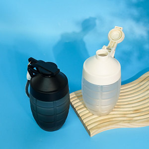 Botella agitadora de proteínas de alta calidad con correa desmontable antifugas portátil sin BPA para sesiones de gimnasio - Product Image 3