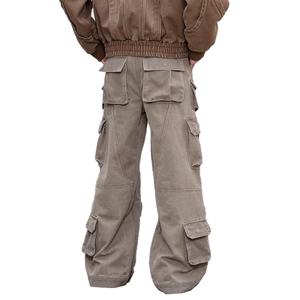 กางเกงคาร์โก้ผู้ชายขายส่ง สตรีทแวร์ ผ้าฝ้าย 100% ทรงหนา หลายกระเป๋า ดีไซน์โครงสร้างหลวม สไตล์เวิร์คแวร์ - Product Image 3