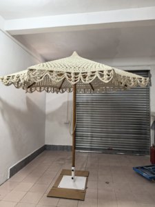 Parasol en corde de coton tressée à la main LS avec pompons décoratifs en macramé, idéal pour patio, plage, café en plein air - Product Image 2