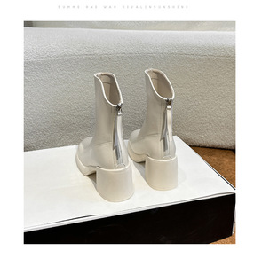 2025 nuevos zapatos informales para mujeres y <span class=keywords><strong>niñas</strong></span>, <span class=keywords><strong>botas</strong></span> cortas <span class=keywords><strong>de</strong></span> tendencia <span class=keywords><strong>de</strong></span> moda para exteriores <span class=keywords><strong>de</strong></span> cuero, <span class=keywords><strong>botas</strong></span> <span class=keywords><strong>blancas</strong></span> altas <span class=keywords><strong>de</strong></span> suela gruesa para mujer - Product Image 4