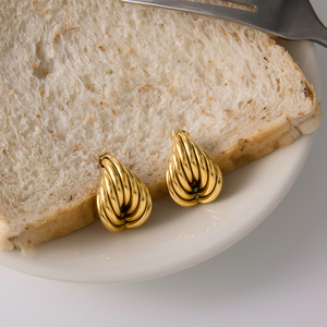 Pendientes de Moda J&D, Oro de 18K, Acero Inoxidable, Diseño de Corazón, Encaje de Alambre, Multicapa, Irregulares - Product Image 4