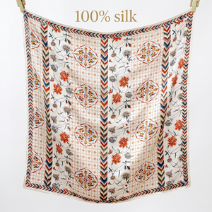 Foulard carré 100% Soie de Mûrier Automne 90x90cm en Crêpe de Soie Satinée à Motifs Floraux Délicats, Élégance Française, Design Imprimé Personnalisé, Fabrication Usine - Product Image 2
