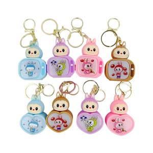 Porte-clés Lumineux en Plastique à Motif Dessin Animé Mignon pour Sac à Dos, Clés de Voiture, Cadeaux à Suspendre pour Couples - Product Image 5