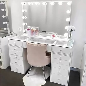 Tavolo da Trucco di Lusso in Legno con Specchio LED e Cassetti, Bestseller per Camera da Letto - Product Image 4