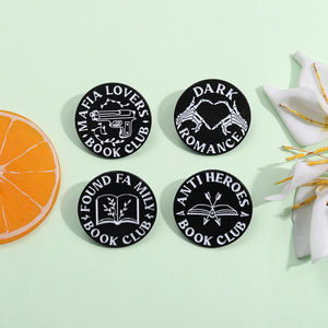 Pin de Esmalte de Romance Oscuro, de Enemigos a Amantes, Broche de Metal, Insignia para Solapa, Joyería, Accesorios para Mochila, Venta al por Mayor - Product Image 2