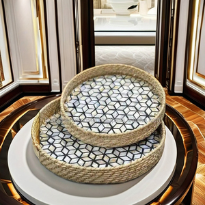 Plateau rond miniature en rotin fait main avec incrustation de perles noires, design zen asiatique, décoration de petite taille avec incrustation de coquillages, rétroéclairage - Product Image 3