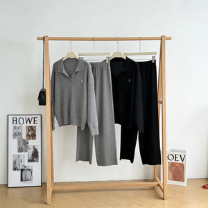 Collection Été 2026 pour le Commerce International : Ensemble Décontracté en Maille Douce Anti-Plis pour <span class=keywords><strong>Femme</strong></span>, comprenant un Haut Cardigan à Revers et un <span class=keywords><strong>Pantalon</strong></span> Taille Haute à Jambes Larges - Product Image 4