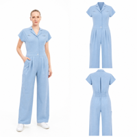 Combinaison médicale pour femme à revers crantés, manches courtes, plissée, jambes larges, avec logo personnalisé