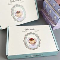 Boîte rigide en papier écologique avec impression vintage de desserts français, laminage mat et gaufrage, pour emballage cadeau personnalisé en couleur