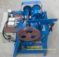 Machine pneumatique de taraudage pour tiges en bois, machine durable pour la fabrication de vis pour manches de balai, ligne de production de manches de balai ménager
