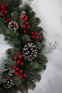 Couronne de Noël de 30 pouces, style tendance, décoration d'intérieur, couronne artificielle de baies rouges pour porte d'entrée - Product Image 3