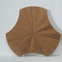 Parquet contrecollé moderne multicolore à motifs variés en chêne, noyer noir et teck, compatible chauffage par le sol, pour salon et villa