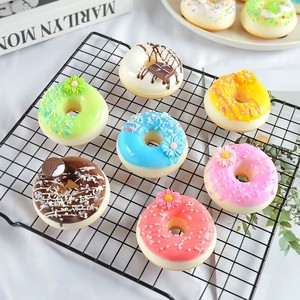 CHENXI Jouets anti-stress promotionnels en forme de donut souple à presser de 6 cm, pendentif porte-clés DIY en PU à rebond lent, simulation de pain - Product Image 4