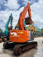 Excavatrice Hitachi Zx135 d'occasion, d'origine japonaise, 14 tonnes, 95% neuve, faible nombre d'heures, diesel, sur chenilles, hydraulique, certifiée CE, à vendre