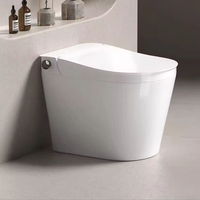 WC intelligent en céramique avec ouverture/fermeture automatique, chasse d'eau, siège chauffant et télécommande pour projets hôteliers de luxe
