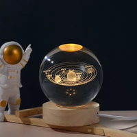 Vente en gros 60mm K9 boule de cristal affichage LED veilleuse rechargeable 5V blanc chaud batterie 3D Laser gravé univers série maison