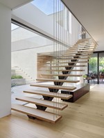 Escalier flottant minimaliste moderne avec garde-corps en verre trempé pour la décoration intérieure de villa, escaliers flottants courbes sur mesure