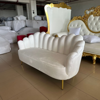 Canapé de mariage en velours en forme de coquille, causeuse blanche avec pieds en métal doré, canapé de luxe pour événements, banquets, fêtes, mobilier d'hôtel