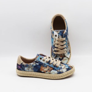 Zapatillas bajas de lona con estampado floral y suela de esparto tejida, con cordones - Calzado casual bohemio de verano para mujer - Product Image 6
