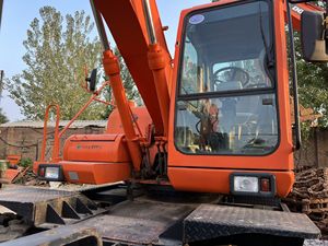 รถขุดตีนตะขาบ DOOSAN DH130W/DH150W เครื่องยนต์ดีเซล ระบบไฮดรอลิก ราคาประหยัด เหมาะสำหรับโครงการในเมือง น้ำหนักเครื่อง 26000 กก. - Product Image 2