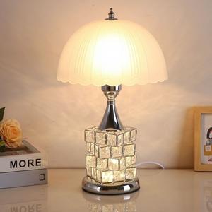 Lampe de table en cristal de luxe de style européen, cadeau de mariage sophistiqué et créatif pour la chambre principale, nouveau style de lampe de chevet - Product Image 5