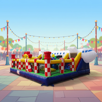 Château gonflable avec plusieurs sections pour le divertissement en parc, obstacle pour le plaisir des enfants en plein air
