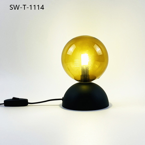 Lampe de table nordique simple avec base en métal et abat-jour rond en <span class=keywords><strong>verre</strong></span> pour chambre, bureau ou salon – Meilleur prix - Product Image 2