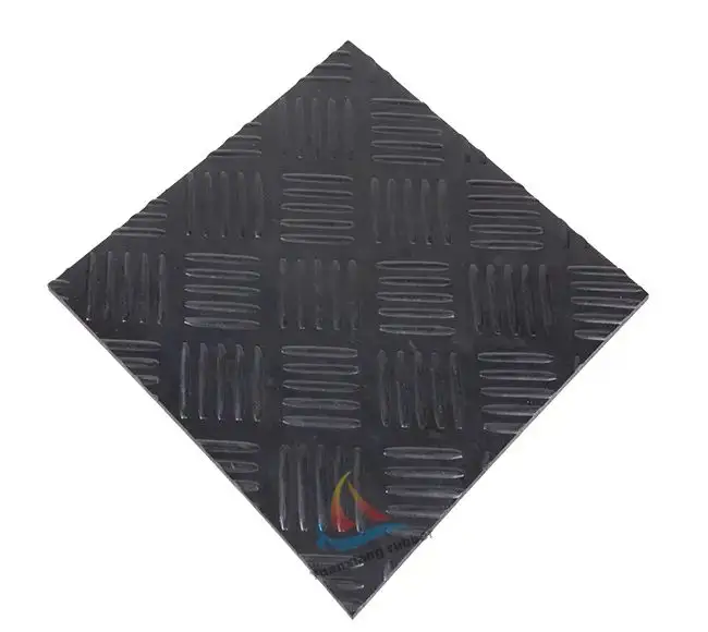 Резиновая противоскользящая накладка с рисунком в виде пяти стержней, высокая стоимость, заводская настройка