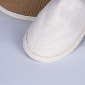 Kişiselleştirilmiş Modern Lüks Çevre Dostu Kapalı Burunlu Yumuşak Nefes Alabilen Otel Terlikleri Biyobozunur Mantar Tabanlı Tek Kullanımlık Malzemeler - Product Image 3