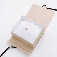 Boîte cadeau pliante de luxe personnalisée, boîte d'emballage en carton imprimé pour cadeaux avec fermeture à ruban, logo