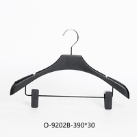 Kunden spezifische Kleiderbügel Hot Selling Kunststoff Kleiderbügel Kleidung Hosen Großhandel Kleiderbügel von Bekleidungs geschäften