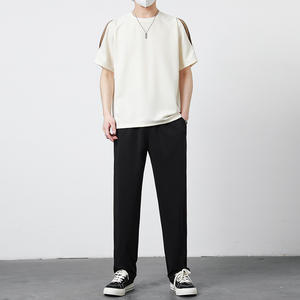 Shorts personnalisés avec logo, ensemble pour homme, vêtements d'été à manches courtes, ensemble élégant de marque streetwear, vêtements de sport décontractés et cool. - Product Image 3