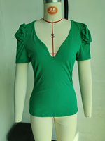 Nouveau T-shirt Femme Décontracté Y2K 2026, Coupe Slim, Col V Profond, Manches Courtes Moelleuses, Couleur Unie, Tissu Côtelé Extensible, Sexy et Tendance