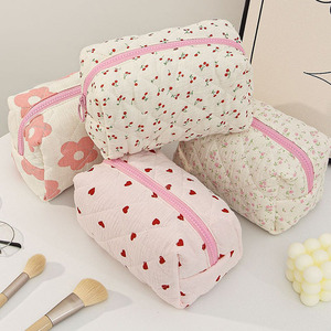 Floral Print Quilted Towel Fashion Makeup <b>Bag</b> Zipper Cosmetic <b>Bag</b> Large Capacity Toiletries Storage <b>Bag</b> - Product Image 3