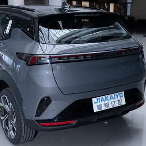 En stock: Lynk & Co 06 Plus Series SUV compacto 1.5T Turbo 7DCT con volante a la izquierda, listo para envío. - Product Image 5