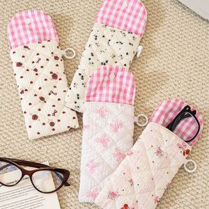 Sac de rangement pour lunettes en polyester imprimé à la mode avec motif floral, taille mini - Product Image 1