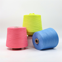Vente en gros de fil de polyester filé 100% fil de polyester blanc brut recyclé filé à l'anneau 32S/2 haute résistance pour tricoter la couture le tissage