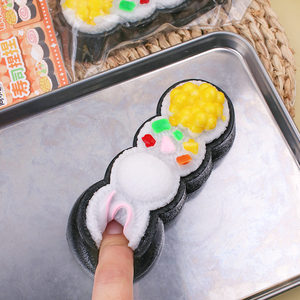 Nuevo Juguete Blandito de Sushi Realista de 12 cm, Juguete Antiestrés de TPR de Cuatro Piezas, Regalo para Niños y Adultos, Juguetes de Salmón para Apretar y Relajarse - Product Image 5