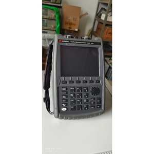 Analyseur de micro-ondes portable FieldFox Keysight N9952A 50 GHz YH - Product Image 1