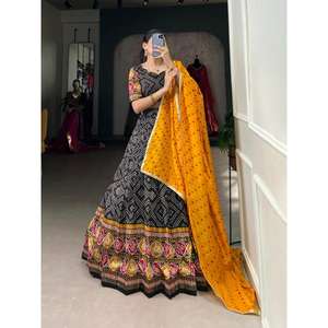 ชุด lehenga choli ใยไหมทัสซาร์สำหรับเจ้าสาวพิมพ์ลาย patola พร้อมงานฟอยล์ที่ออกแบบมาสำหรับงานแต่งงานของผู้หญิงจากอินเดีย - Product Image 4